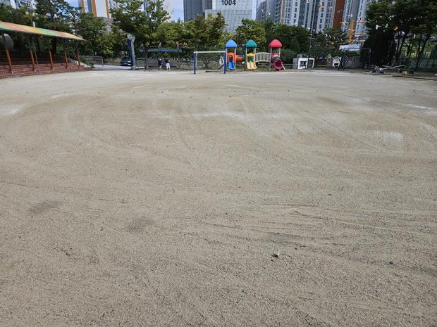 고흥중학교 운동장 라인 포인트 제거! ?  ✅ 신뢰할 수 있는 전문 시공으로 걱정 끝! 관련 이미지