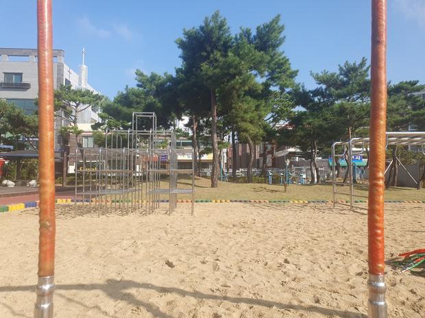 남원초등학교 운동장 그네교체:  학생들의 건강과 안전, 케이스터디움으로 완벽하게! 관련 이미지