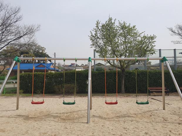 남원초등학교 운동장 그네교체:  학생들의 건강과 안전, 케이스터디움으로 완벽하게!