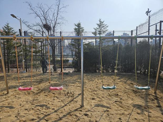 함안병설유치원 놀이터 교체,  전문 시공으로 건강하고 안전한 공간 만들어 보세요!