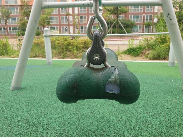 광명초등학교 놀이터 그네 교체 ?️ 신뢰할 수 있는 전문 시공으로 꿈을 현실로!