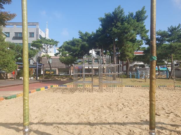 학교 운동장 그네 교체,  케이스터디움 10년 경험으로 완벽한 건강 & 안전! 관련 이미지