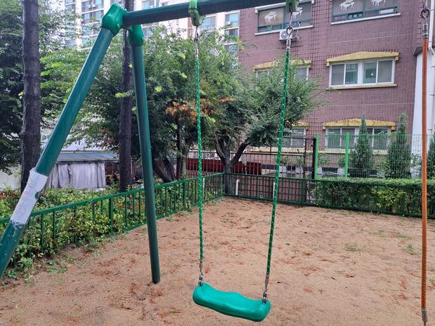 화천어린이집운동장 그네 교체, 전문 시공으로 안정성 확보!