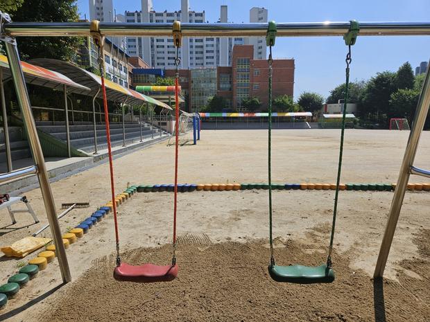 보령초등학교 놀이 시설 교체, 케이스터디움 혁신 기술로 깨끗하고 안전한 교육 환경 만...