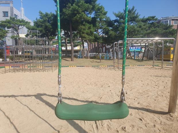 시흥초등학교 운동장 그네 교체, 케이스터디움! ?  학교 시설 관리 전문가로 신뢰를 ...