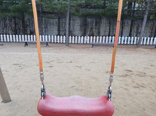 여주초등학교 운동장 그네 교체, 믿을 수 있는 전문가 케이스터디움!