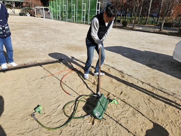 경주어린이집 운동장 그네 교체:  새로운 playground, 건강한 아이들 위한 최...