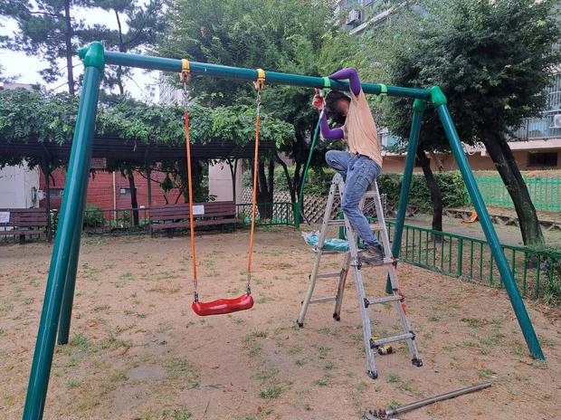 여주어린이집 운동장 그네 교체, 전문 시공으로 안전하고 튼튼한 놀이터 만들기!