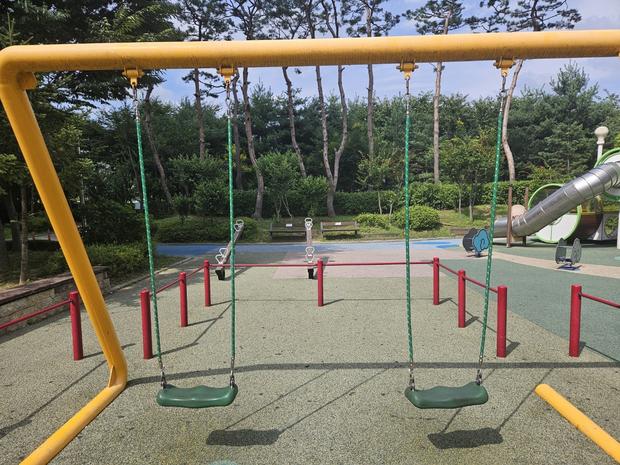 군산초등학교 놀이터 그네 교체, 안전 & 기능 UP! ?➡️?
