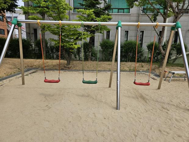 논산초등학교 운동장 그네 교체: durability & safety를 위한 전문 케이...