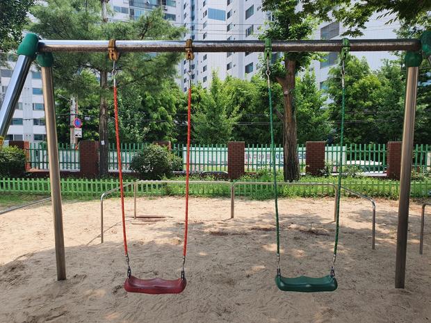 울산초등학교 운동장, 그네 교체로 혁신적인 운영 시작! 케이스터디움 프로젝트 진행 관련 이미지