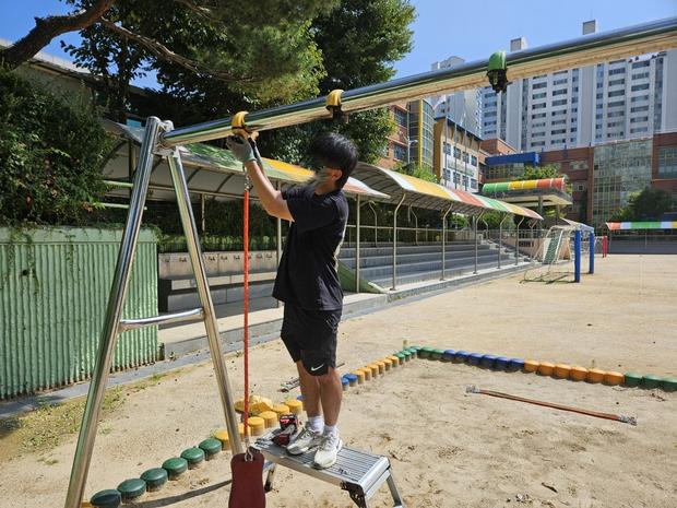 칠곡초등학교 놀이터 교체, 전문 시공으로 안전하고 쾌적한 공간 만들어봐!