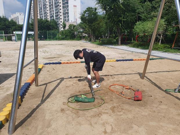 어린이집 놀이터, 낡은 재료로는 안전과 건강 위험! 케이스터디움으로 완벽하게 교체하세요. 관련 이미지