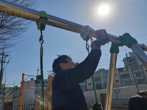 영월병설유치원 운동장 교체: 전문 시공으로 튼튼한 장비, 신뢰있는 안전!