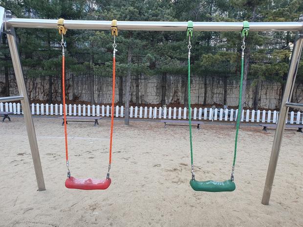 남원초등학교 놀이시설 교체: 튼튼하고 안전하게 재충전하는 '케이스터디움'!