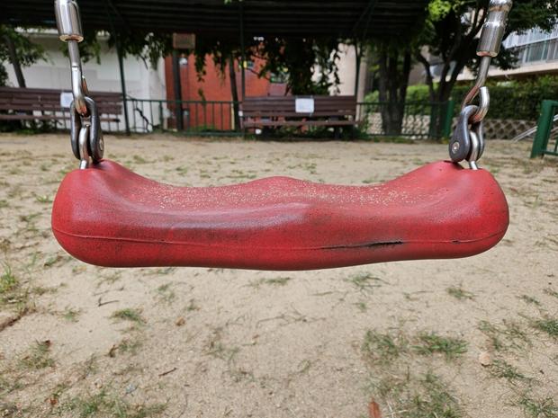 군위초등학교 놀이터 교체:  고객 만족도 최대화! 케이스터디움, 혁신적인 시공 기술로...