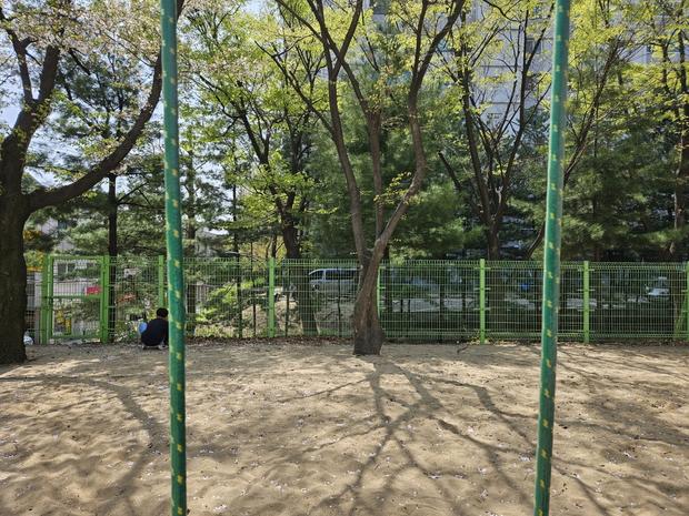 군산병설유치원운동장 그네 교체!  ?  믿음직한 전문 시공으로 안전하고 장기적인 운영