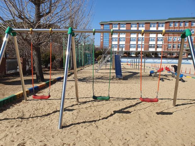 합천초등학교 운동장 교체, 10년 후에도 신뢰할 수 있는 케이스터디움!