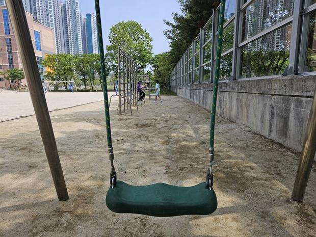 완주병설유치원 놀이 시설 교체, 10년 기간 안정성 보장!