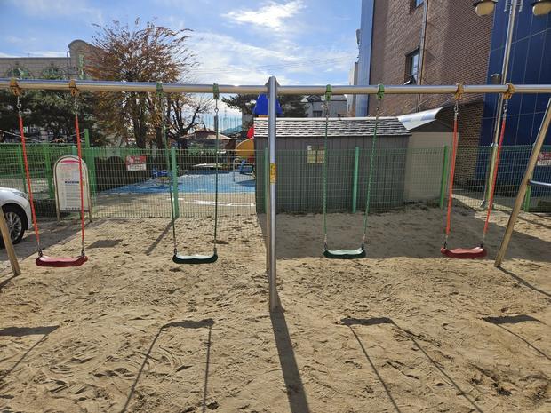 영어린이집 운동장 그네 교체 | 걱정 끝! 안전하고 장시간 사용 가능한 놀이터 설계!