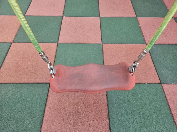 평택병설유치원 운동장 그네 교체, 전문 시공으로 튼튼한 놀이터 만들기!