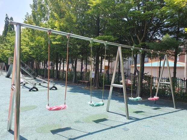 청도초등학교 운동장 그네 교체 | 전문가로 빛나는 케이스터디움!