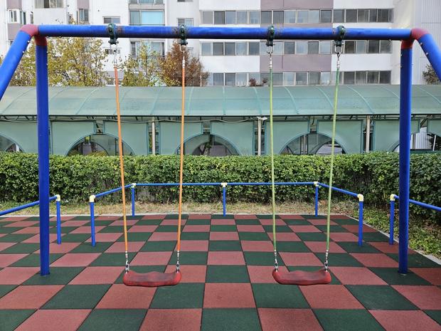 임실초등학교 운동장 그네 교체: 잔재물 없이 신뢰할 만한 혁신적인 시공! 관련 이미지