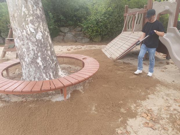 삼척어린이집놀이시설 마사토 충진, 걱정 끝! 케이스터디움 전문가는 이렇게 해결합니다.