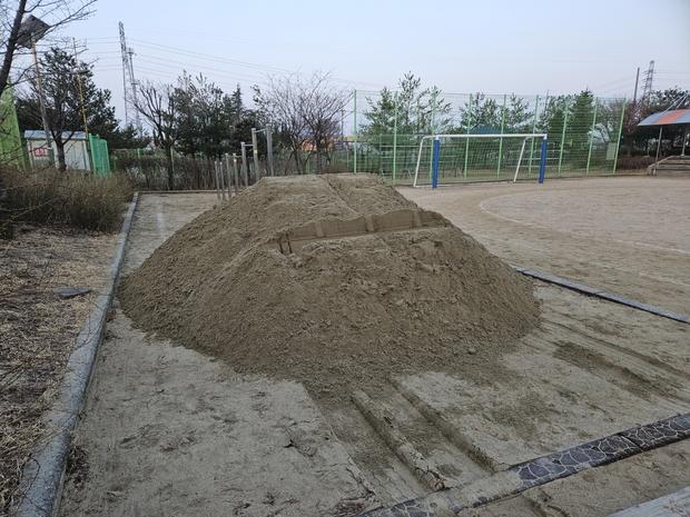 영천어린이집 놀이터 마사토 충진, 전문 시공으로 안전하고 튼튼한 공간 만들어보세요!