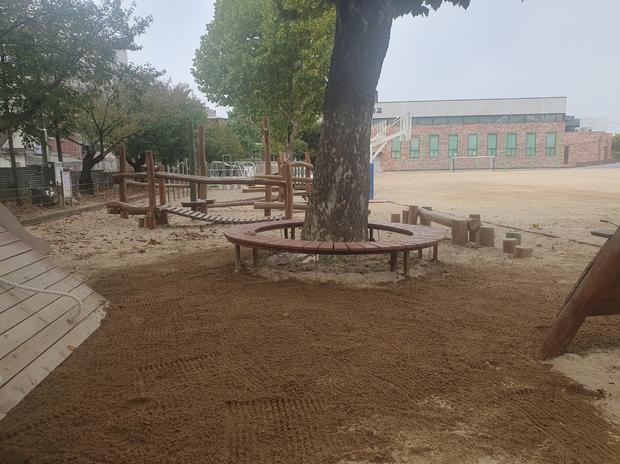 학교 놀이터 마사토 충진, 금산병설유치원  케이스터디움 전문 시공으로 안전하고 장시간... 관련 이미지