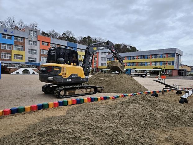 고흥초등학교 놀이시설 모래보충, 케이스터디움으로 최적화! ?‍♀️?️‍♂️ 관련 이미지