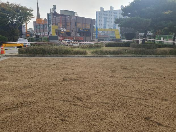 학교 놀이터 모래 보충 ? 케이스터디움, 고품질 공공 시설 유지보수 전문가! 관련 이미지