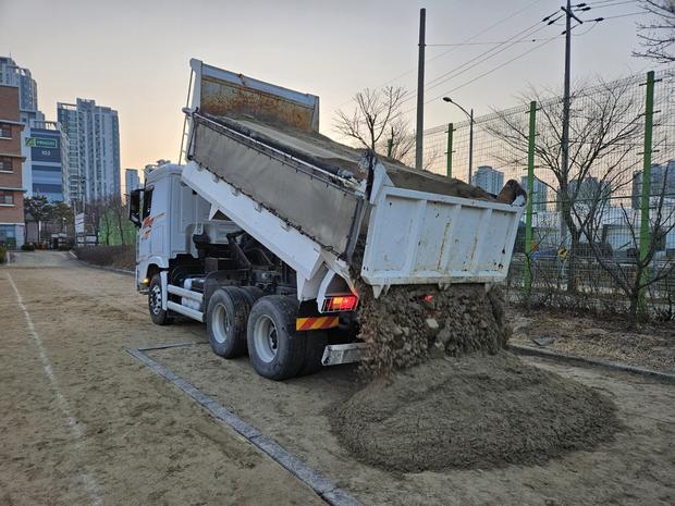 양양병설유치원 놀이터 모래 보충: 탁월한 전문 서비스로 건강하고 안전한 환경 만들어보세요!