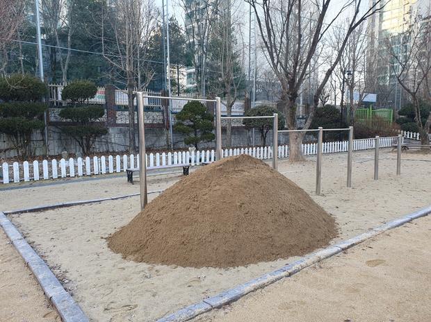 대구 어린이집 놀이터 모래 보충, 잔디밭 건강 & 안전 걱정 해결!