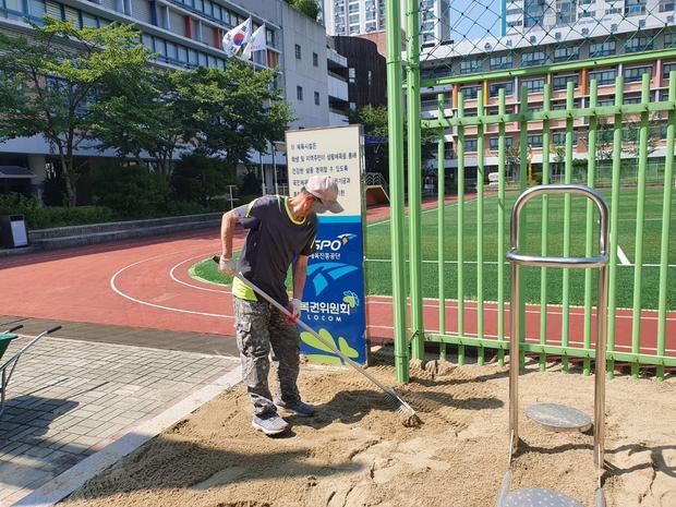 화성초등학교 놀이시설 모래보충, 케이스터디움으로 혁신적인 설계와 안전 확보!