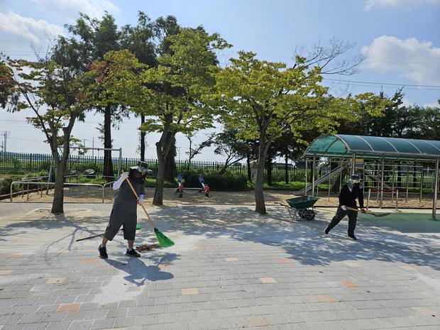 강원초등학교 놀이터 마사토 충진, 1년 안에 완벽하게! 전문 시공으로 안전하고 쾌적한...