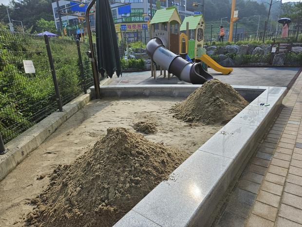 충남어린이집 놀이터 마사토 충진: 10년 이상 경력 전문가가 알려주는 완벽 안전 & ...