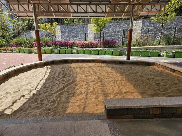 논산초등학교 놀이터 마사토 충전! 10년 경력 케이스터디움,  학교 운동장 안정성 확보! 관련 이미지