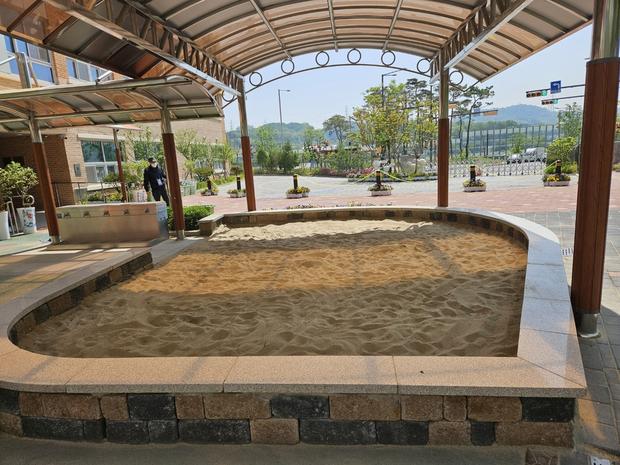 학교 놀이 시설 모래보충, 케이스터디움으로 안전하고 오랫동안 재미있게! 관련 이미지