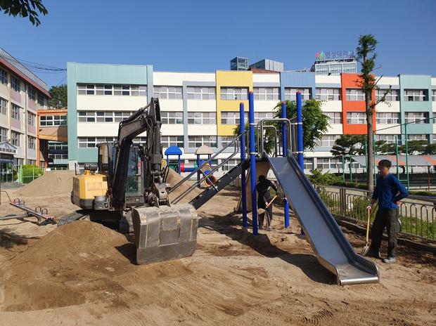 파주초등학교 놀이시설 모래보충: 전문가 케이스터디움으로 깨끗하고 안전한 장소 만들기!
