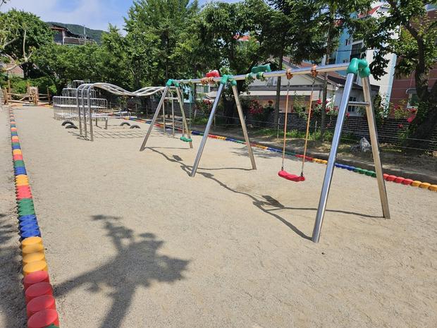 고창초등학교 놀이터 모래보충, 전문 시공으로 깨끗하고 안전한 운동장 만들어봐!