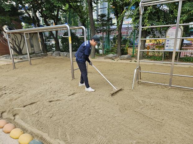 연천병설유치원 놀이시설 모래보충 ?‍♂️  전문 시공으로 안전하고 지속 가능한 환경 ... 관련 이미지