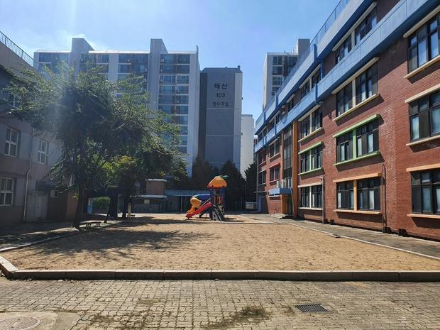 삼척초등학교 놀이터 모래보충, 전문 시공으로 튼튼한 운동장 만들어 보세요! 관련 이미지