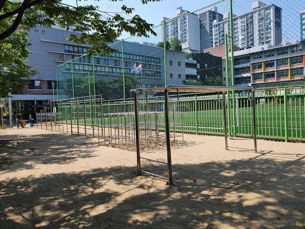 김제초등학교 놀이시설 마사토 충전, ❌ 안전 ?  ✅ 케이스터디움으로 완벽한 설치!