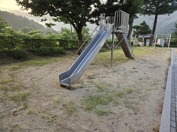 양구초등학교 놀이터 모래 보충 | 전문 시공으로 안전하고 쾌적한 환경 조성!