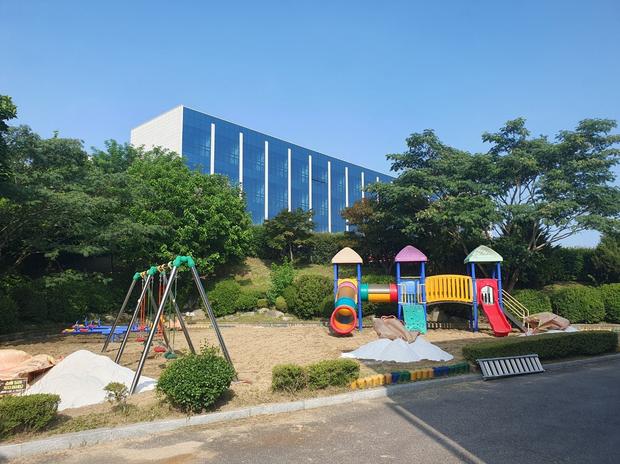 안동초등학교 놀이 시설 마사토 충진: 꼼꼼한 설계부터 완벽한 관리까지 케이스터디움!