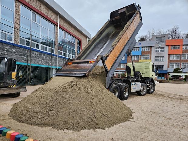 창녕어린이집 놀이터 마사토 충진, 꼼꼼한 설계부터 완벽한 유지 보수까지 케이스터디움!
